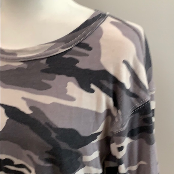 SPLENDID - Maternity Camo Sweatshirt! - Picture 5 of 7